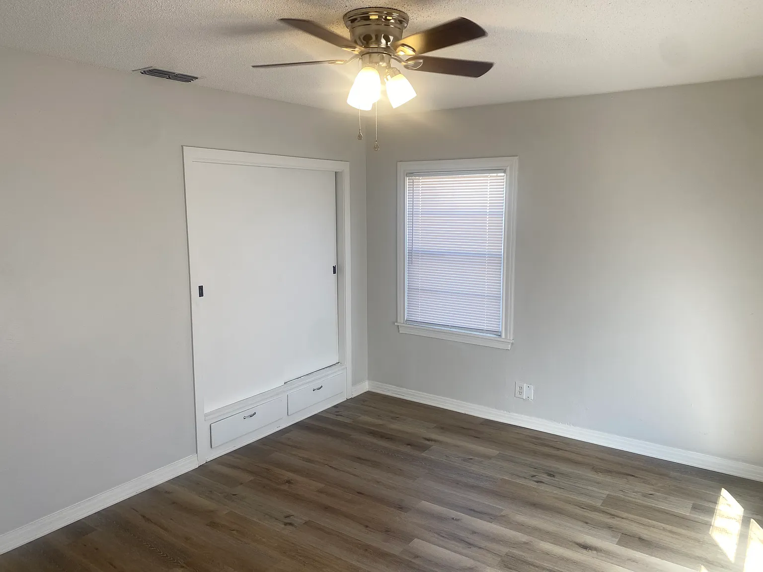 2 bed, 1078 sqft, $1,195 — Photo 4
