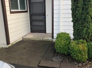 323 S Locust St APT 10, Canby, OR 97013