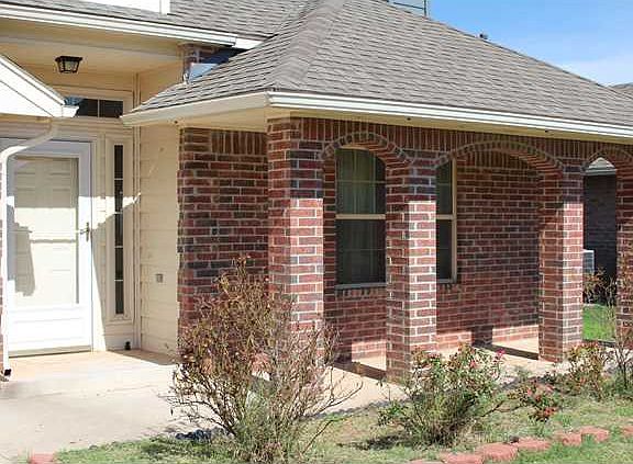 2nd image of 2421 Chadsford Ln