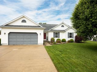 2807 Deerhaven Dr, Effingham, IL 62401