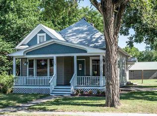 518 E 10th St, Newton, KS 67114