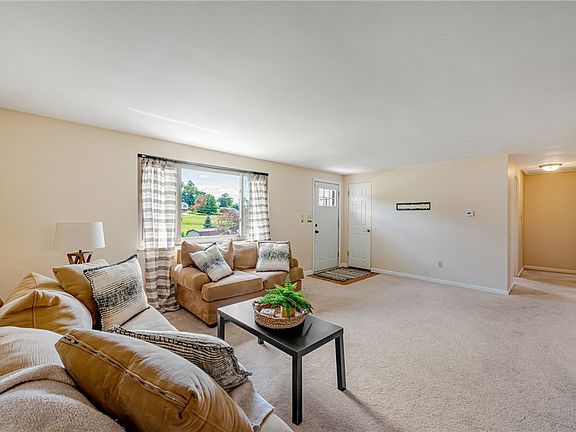 5th image of 760 Whitehead Ln