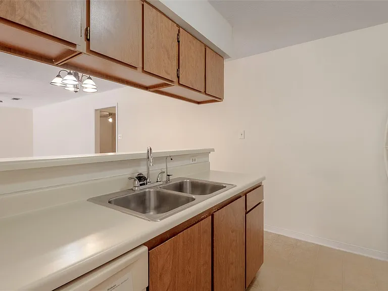2401 Sycamore Ave #E7 — Photo 11