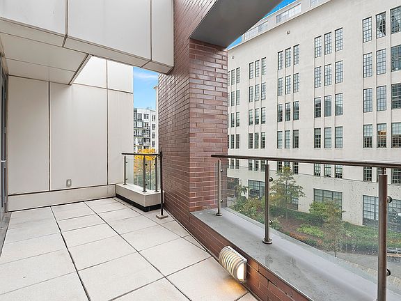 5th image of 39 N 4th Pl #Townhouse B