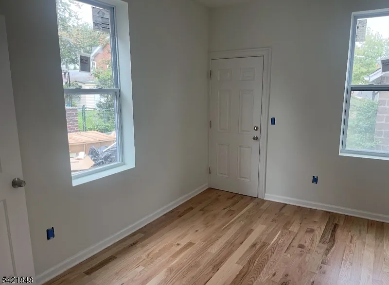 2 bed, 1.0 bath, $2,700 — Photo 2