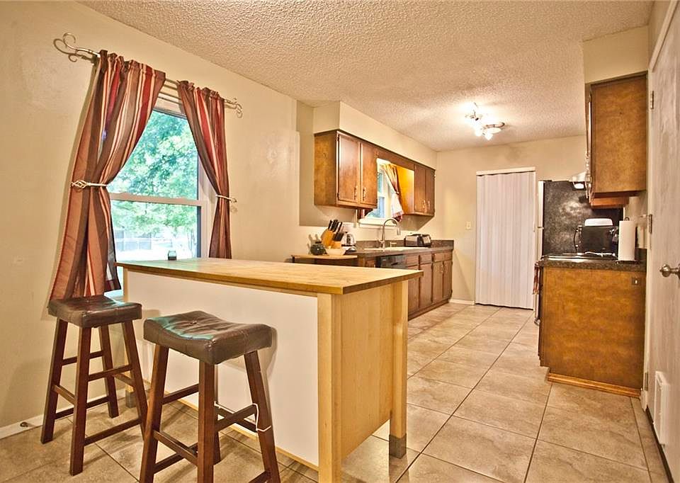 1st image of 2708 W Dove Dr