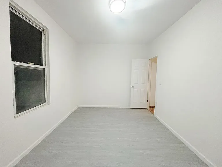 38 70th St #1 — Photo 2
