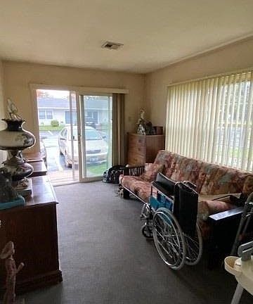 4th image of 135 D Eastbourne Ct #D