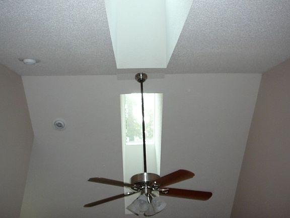 5th image of 136 Clearview Dr