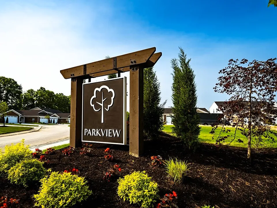 5890 Parkview Ln #305