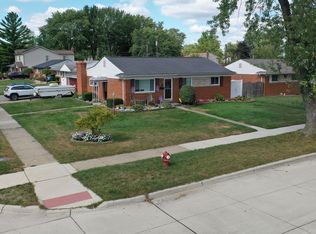 38519 Hartwell Dr, Sterling Heights, MI 48312