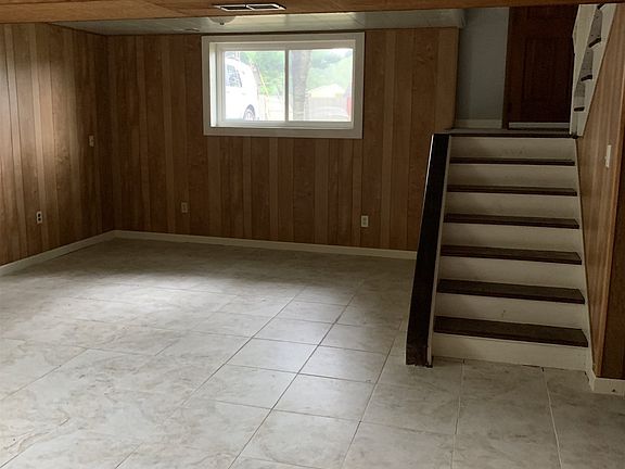 5th image of 53648 Kennedy Dr