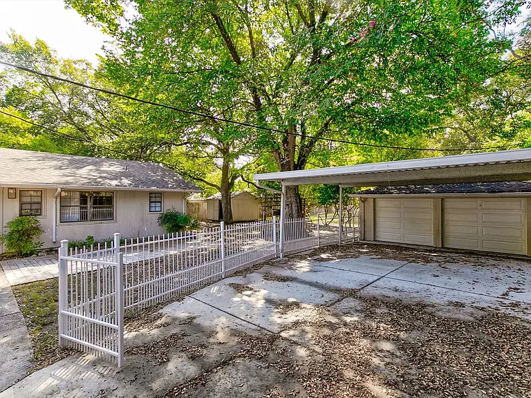 3727 W Biddison St — Photo 9