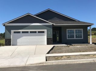 2009 Hondeleau Ln, Medford, OR 97504