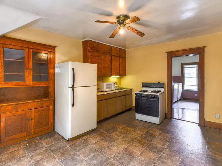 1171 Marion St #2 — Photo 4