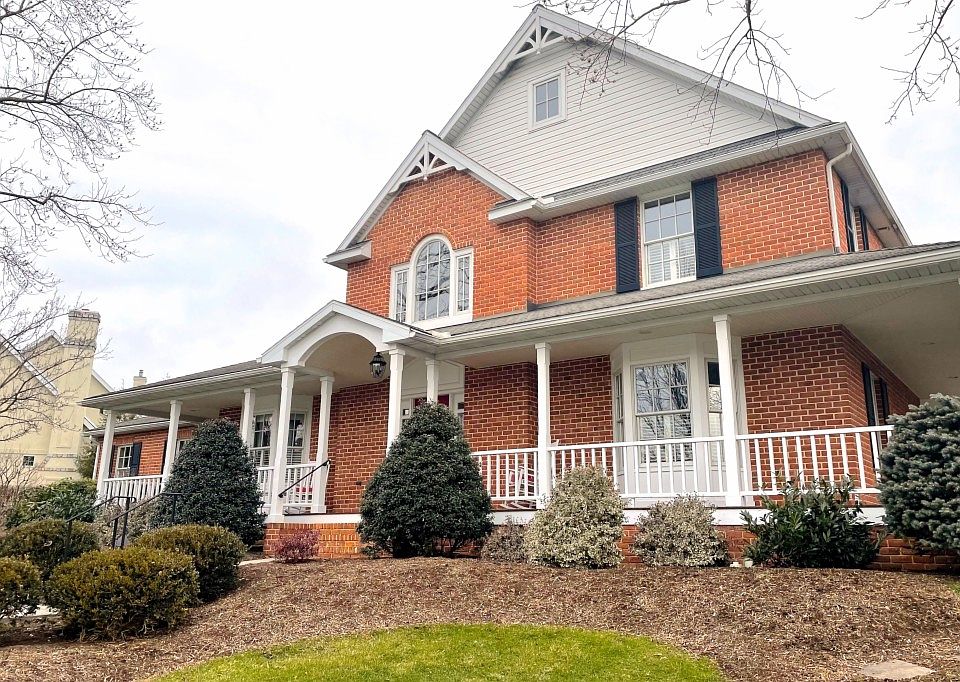2nd image of 609 Goose Neck Dr