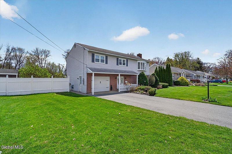 2nd image of 2158 Robinwood Avenue