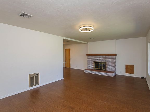 4th image of 110 Windsor Way