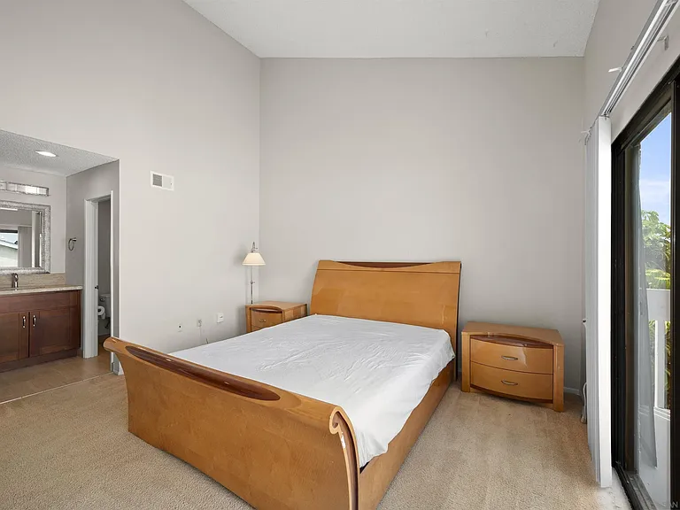 4064 Mahaila Ave #C — Photo 21
