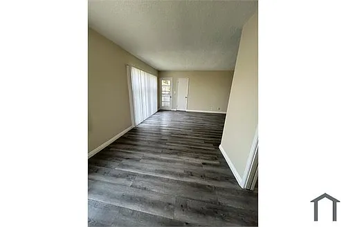 1016 S Wooster St #8 Photo 1