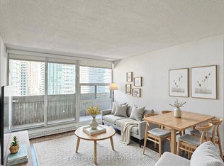 33 Isabella St #2802, Toronto, ON M4Y2P7