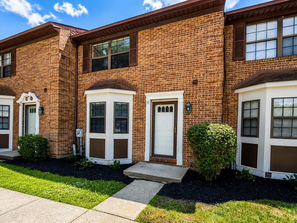 1st image of 10667 Montgomery Rd APT 13