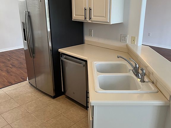 5th image of 7046 Prosperity Cir