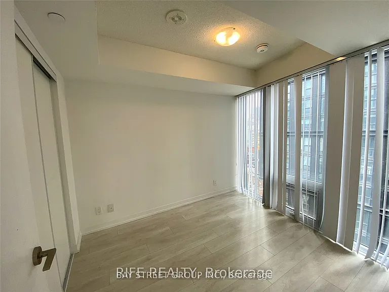 60 Shuter St #1711 — Photo 12