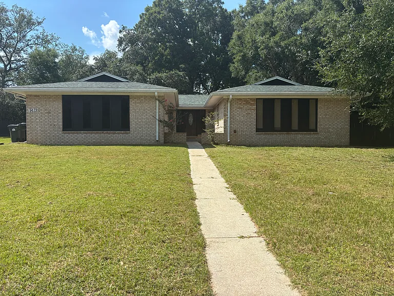 Front view of home