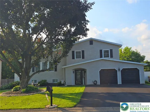 4017 Birch Dr, Bethlehem, PA 18020