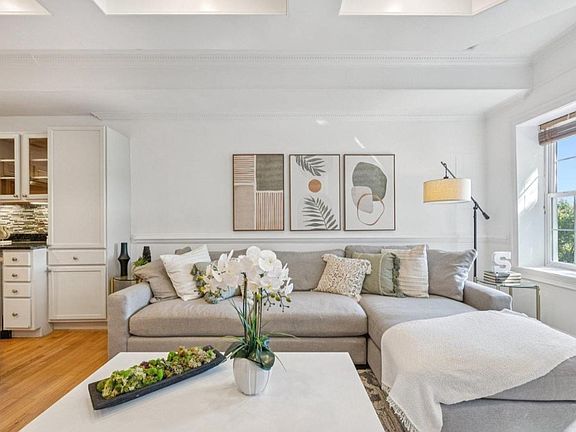 4th image of 224 S St NE APT 2