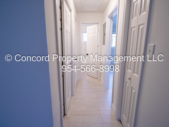 5th image of 1831 Park Ln APT 2