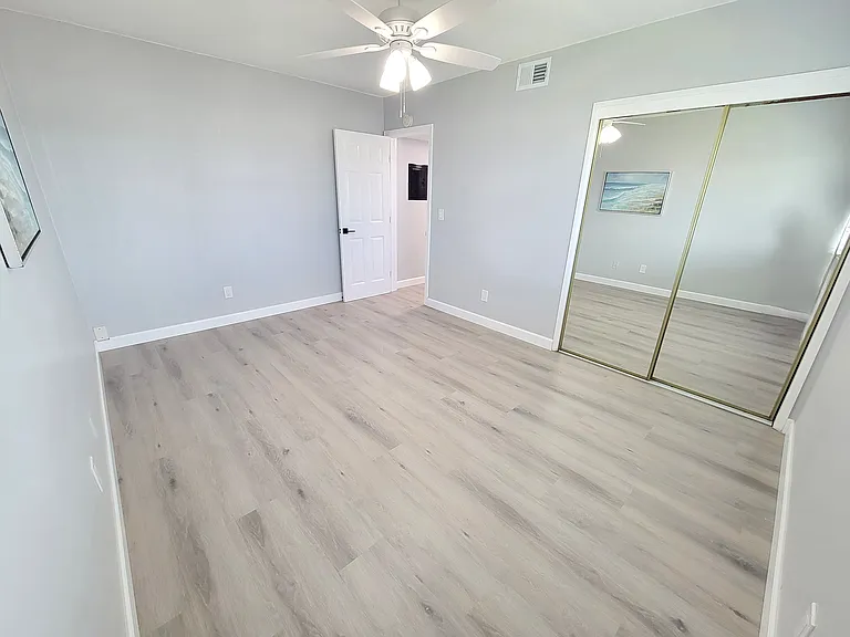 Islandia Apartments — Photo 18