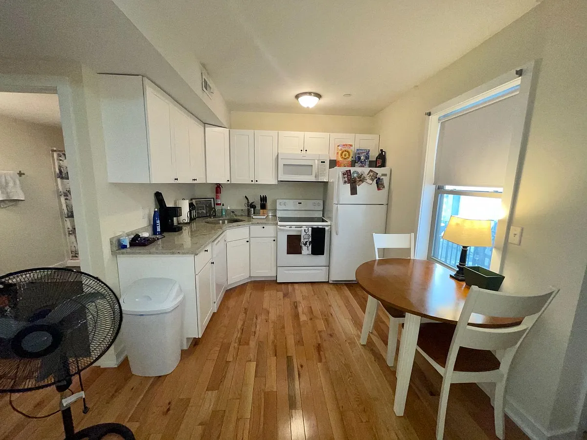 Building Photo - 4442 Cresson St