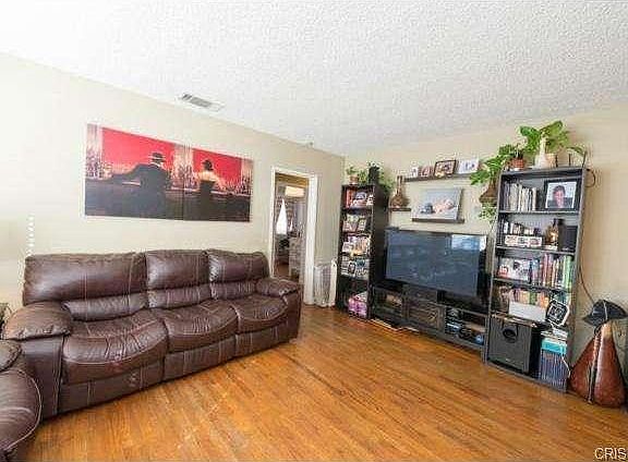 3rd image of 1603 Glenoaks Blvd