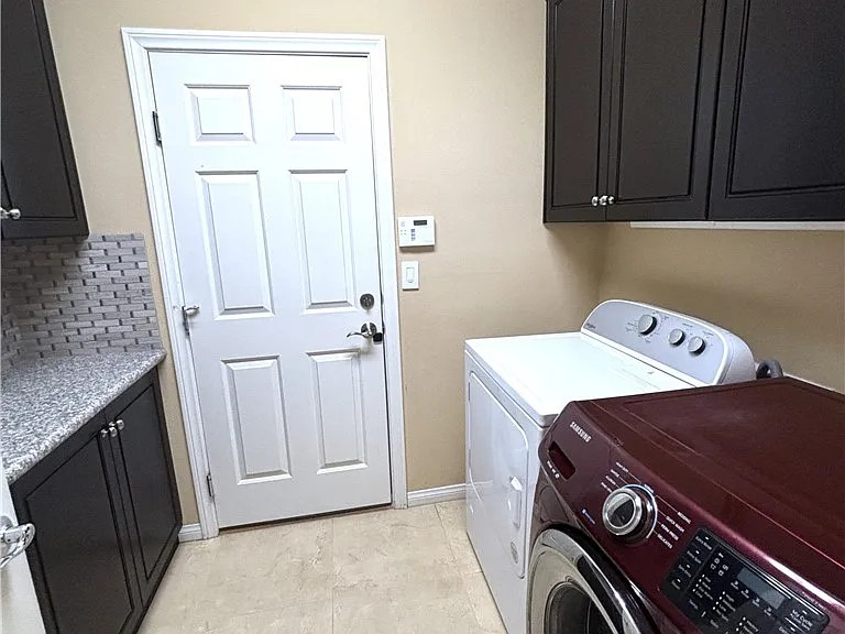 6435 Grande River Ct — Photo 26