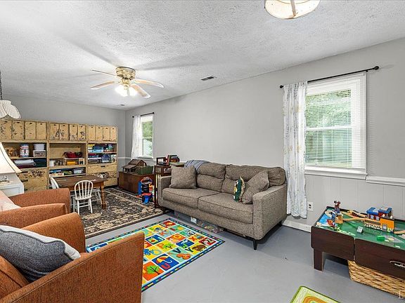 5th image of 250 S Wood Duck Dr
