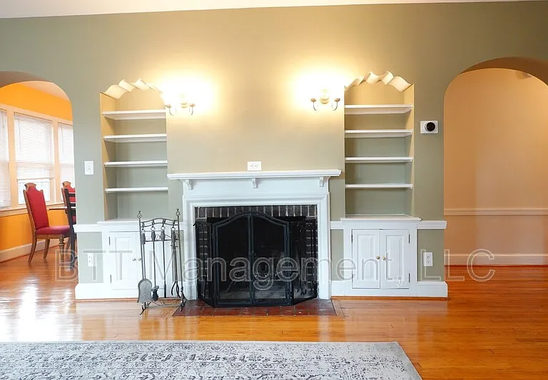 800 Maplewood Ave #1 — Photo 2