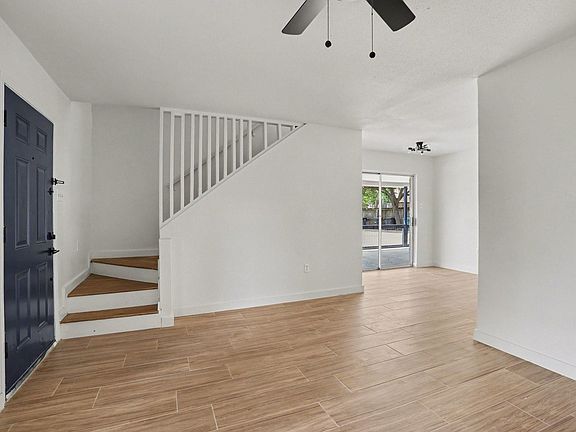 4th image of 2119 Barr St APT C