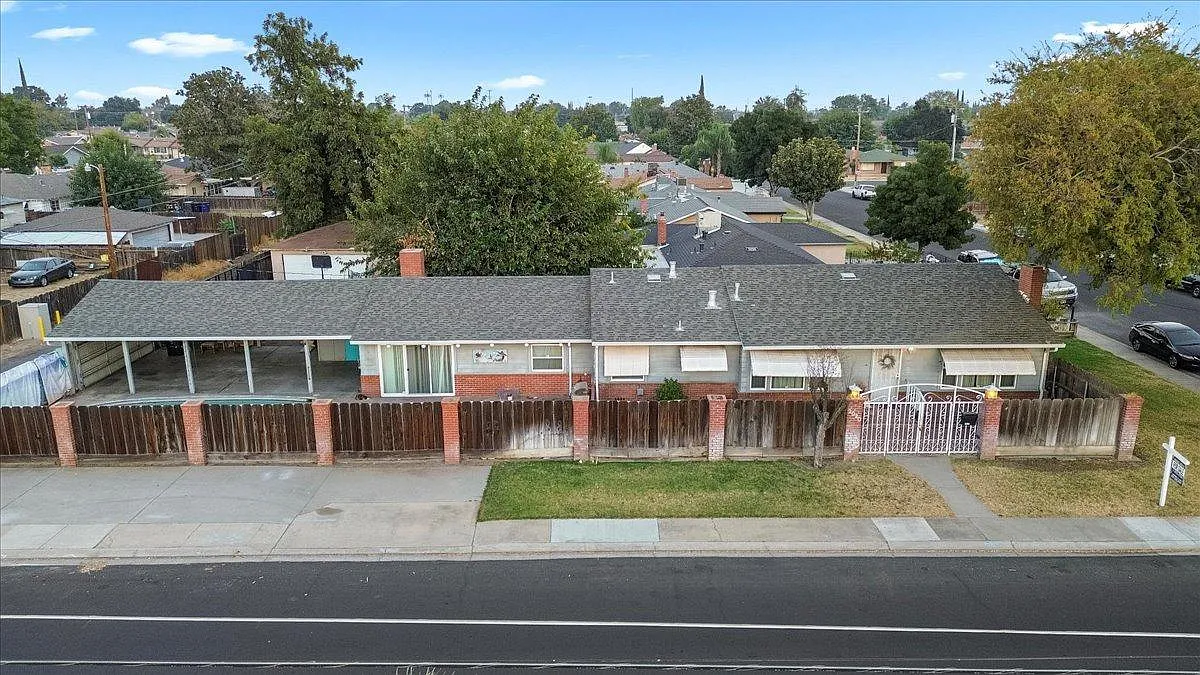 2020 5th St photo 1