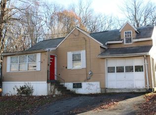 50 Petty Plain Rd, Greenfield, MA 01301