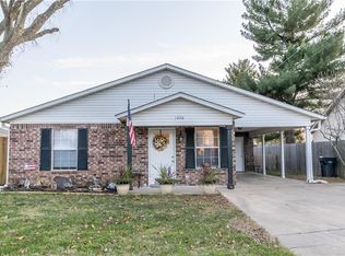 1404 W Cedar St, Rogers, AR 72756