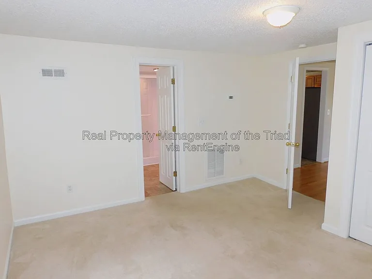 3076 Main St — Photo 13