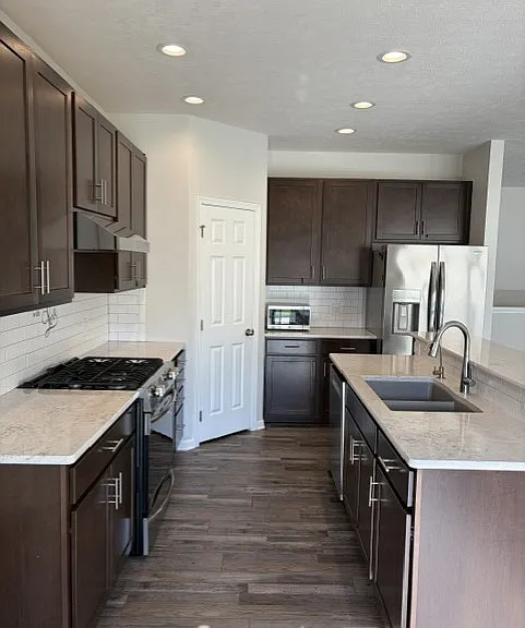 4716 N 210th Ave — Photo 5