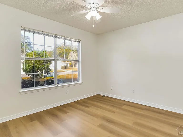 1108 Simpson St — Photo 18