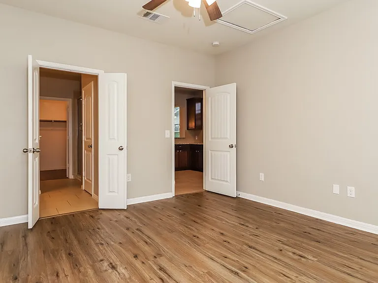 415 N Heatherwilde Blvd — Photo 11