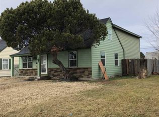 1019 W Park St, Pasco, WA