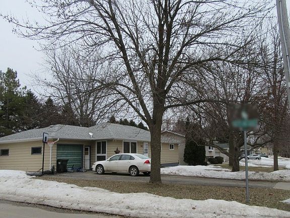 3rd image of 211 9th Ave SE