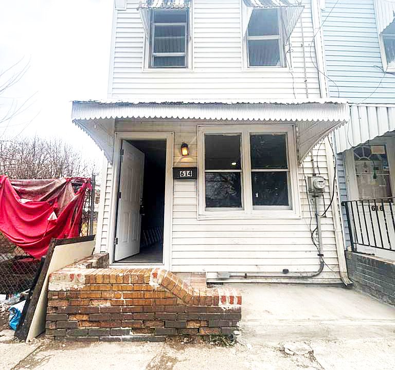 1st image of 614 Lamberton St