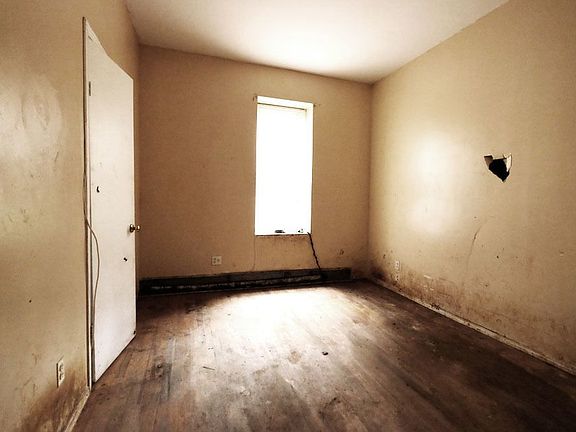 4th image of 546 Chauncey St